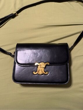 Black shoulder bag
